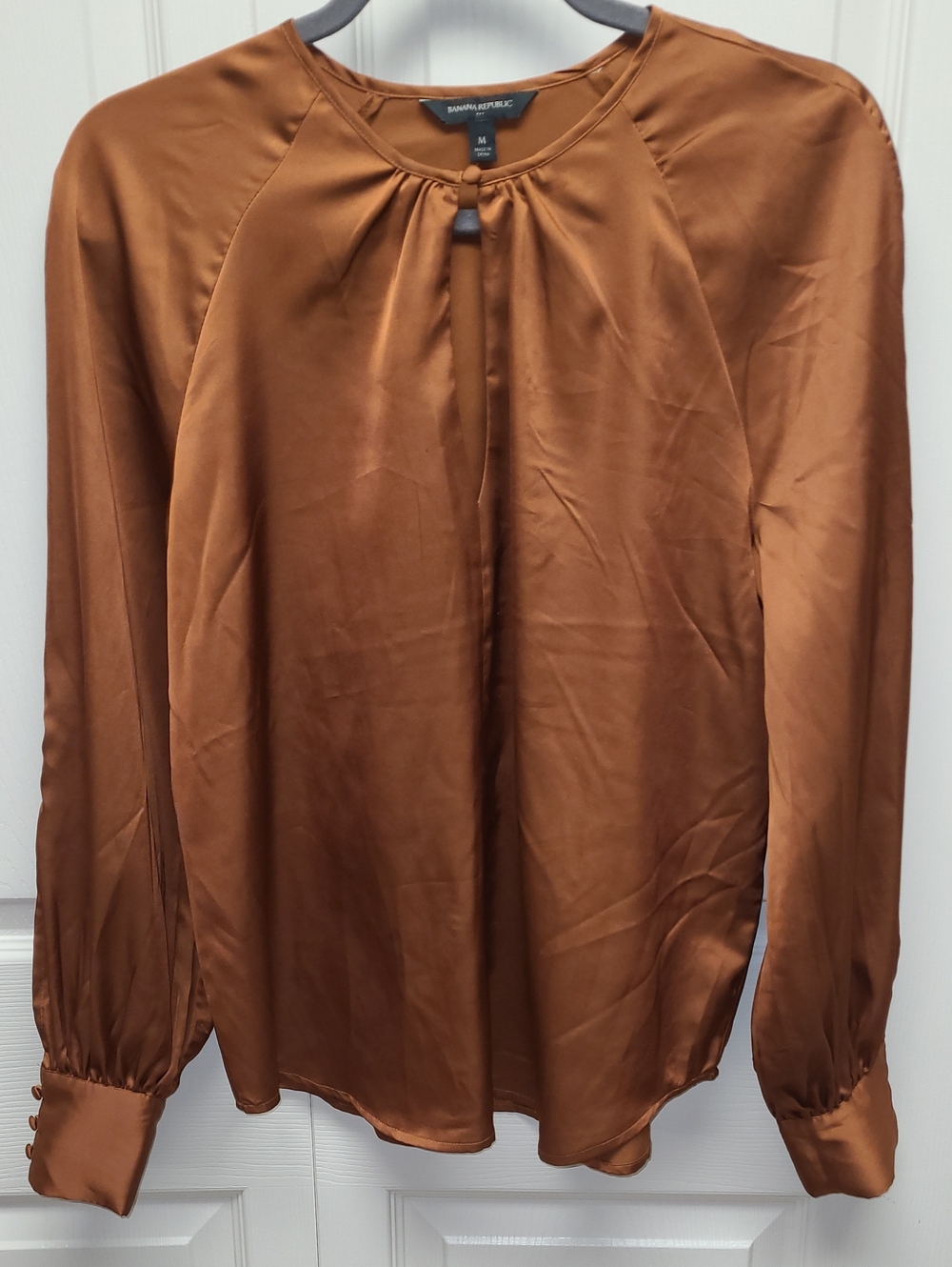 Banana Republic Elegant Copper Bronze Satin Plunge Keyhole Chic Holiday Blouse